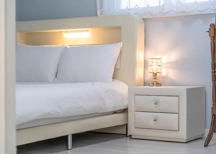 Hongdae 3 Bedroom, 2 Bathroom, King Bed 首爾