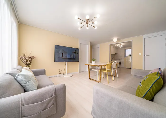 公寓 Hongdae 3 Bedroom, 2 Bathroom, King Bed *